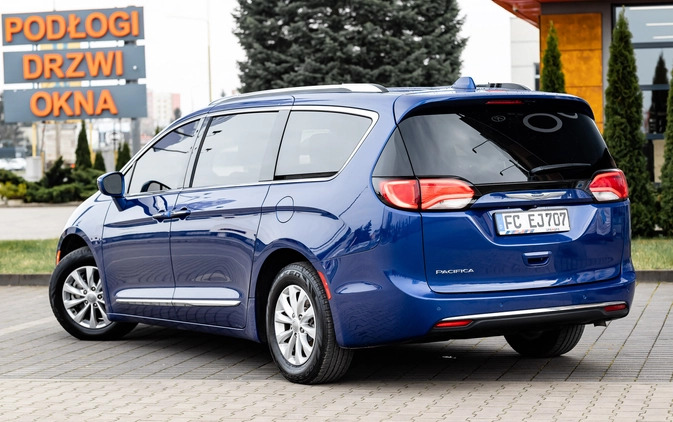 Chrysler Pacifica cena 138900 przebieg: 88000, rok produkcji 2020 z Szczecin małe 781